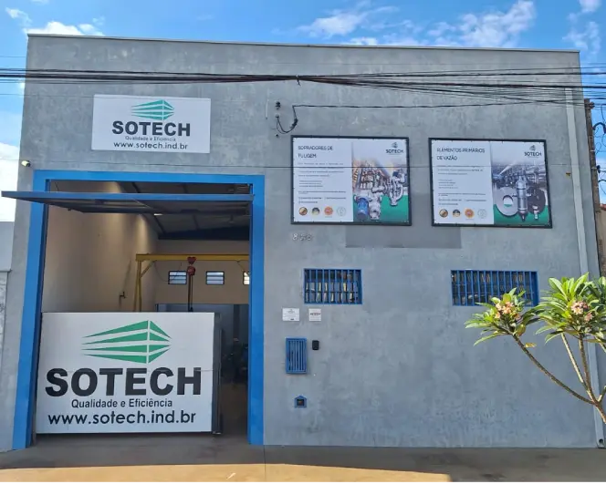 Equipe Sotech com sopradores de fuligem